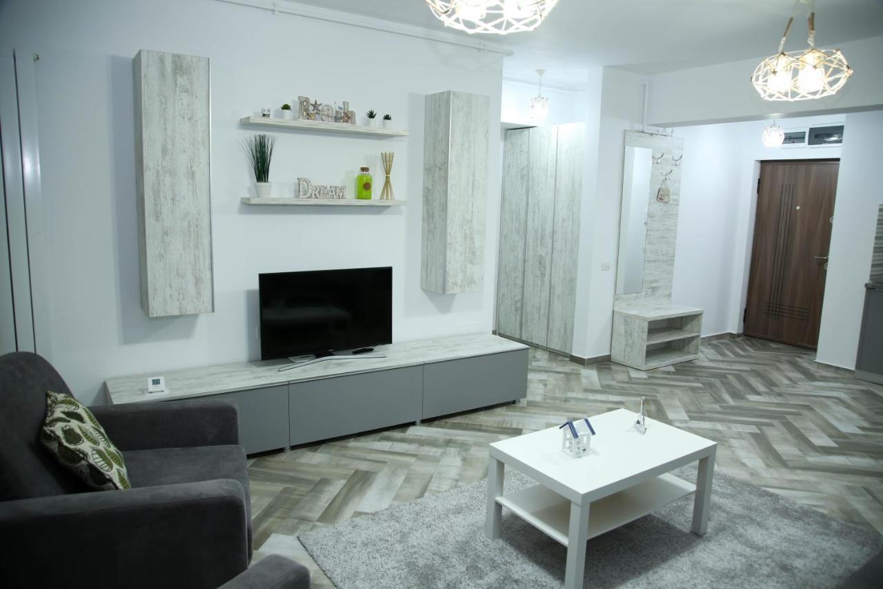 Myamar Apartment Mamaia Eksteriør billede